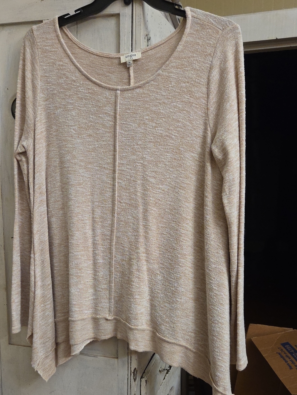 Umgee Beige Scoop Neck Long Sleeve‎ Top